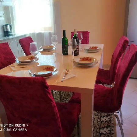 Ruzmarin Semesterbostad