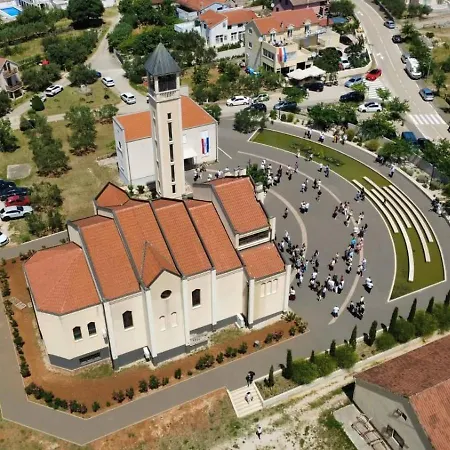 Nyaraló Ruzmarin